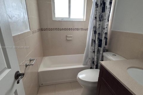 Villa ou maison à louer à Miami, Floride: 3 chambres, 127.46 m2 № 1965711 - photo 29