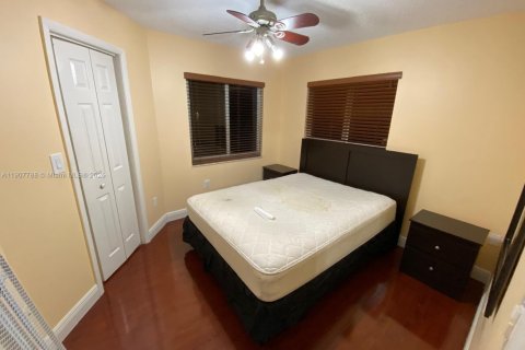 Villa ou maison à louer à Miami, Floride: 3 chambres, 127.46 m2 № 1965711 - photo 13