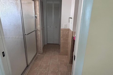 Villa ou maison à louer à Miami, Floride: 3 chambres, 127.46 m2 № 1965711 - photo 26