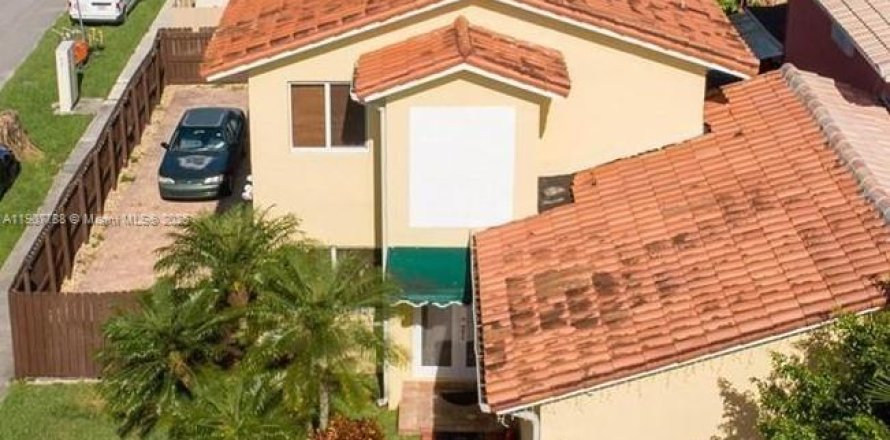 Villa ou maison à Miami, Floride 3 chambres, 127.46 m2 № 1965711