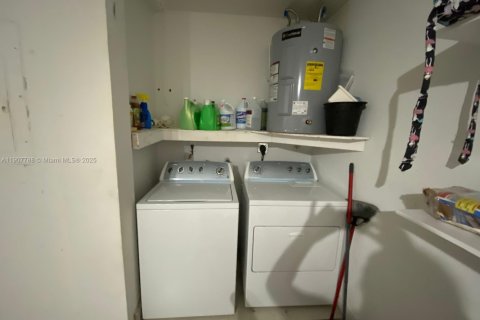 Villa ou maison à louer à Miami, Floride: 3 chambres, 127.46 m2 № 1965711 - photo 19