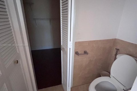 Villa ou maison à louer à Miami, Floride: 3 chambres, 127.46 m2 № 1965711 - photo 27