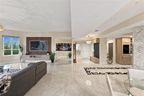 Condominio en venta en Tampa, Florida, 2 dormitorios, 244.89 m2 № 2413423 - foto 10