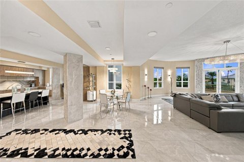 Condominio en venta en Tampa, Florida, 2 dormitorios, 244.89 m2 № 2413423 - foto 6