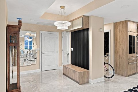 Condominio en venta en Tampa, Florida, 2 dormitorios, 244.89 m2 № 2413423 - foto 3