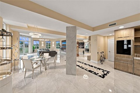 Condominio en venta en Tampa, Florida, 2 dormitorios, 244.89 m2 № 2413423 - foto 19