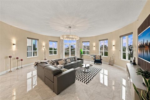 Condominio en venta en Tampa, Florida, 2 dormitorios, 244.89 m2 № 2413423 - foto 7