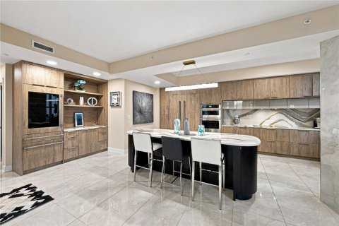 Condominio en venta en Tampa, Florida, 2 dormitorios, 244.89 m2 № 2413423 - foto 21