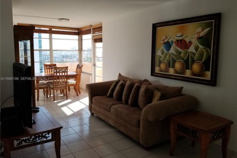 Condo in Miami Beach, Florida, 1 bedroom  № 2001533 - photo 7
