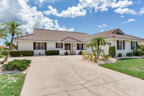 House in Sun City Center, Florida 3 bedrooms, 205.13 sq.m. № 1808025 - photo 2