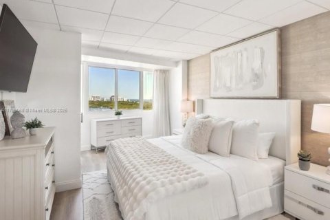 Снять в аренду кондоминиум в Форт-Лодердейл, Флорида 1 спальня, 54.35м2, № 1958801 - фото 11