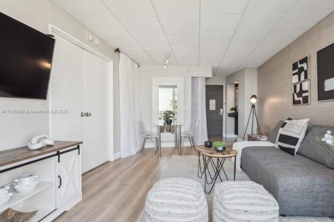 Снять в аренду кондоминиум в Форт-Лодердейл, Флорида 1 спальня, 54.35м2, № 1958801 - фото 6