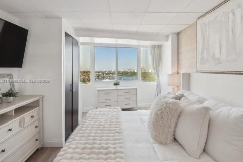 Снять в аренду кондоминиум в Форт-Лодердейл, Флорида 1 спальня, 54.35м2, № 1958801 - фото 13