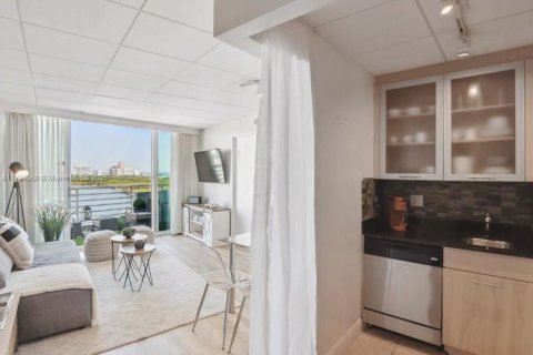 Снять в аренду кондоминиум в Форт-Лодердейл, Флорида 1 спальня, 54.35м2, № 1958801 - фото 24