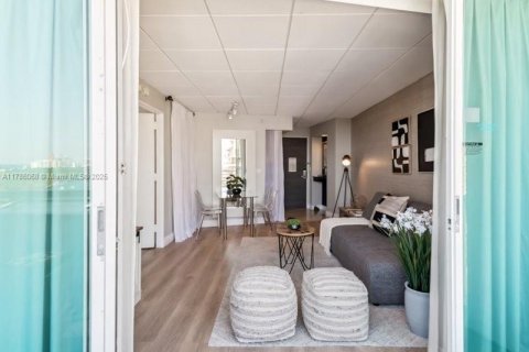 Снять в аренду кондоминиум в Форт-Лодердейл, Флорида 1 спальня, 54.35м2, № 1958801 - фото 18