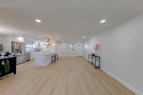 Casa en venta en Pinellas Park, Florida, 3 dormitorios, 141.03 m2 № 2425727 - foto 7