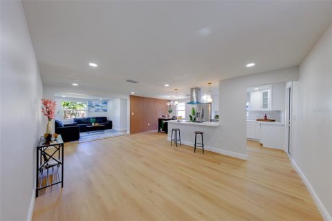 Casa en venta en Pinellas Park, Florida, 3 dormitorios, 141.03 m2 № 2425727 - foto 4