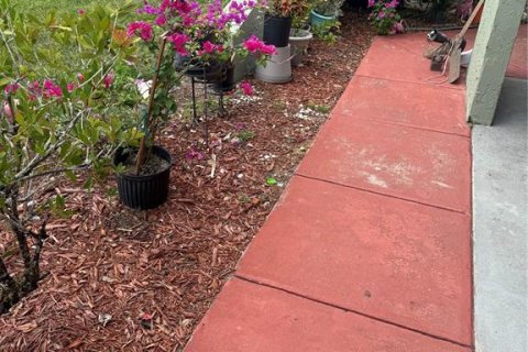 Townhouse in Kissimmee, Florida 2 bedrooms, 95.13 sq.m. № 1879667 - photo 8