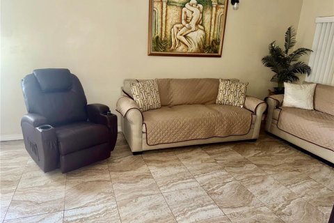 Townhouse in Kissimmee, Florida 2 bedrooms, 95.13 sq.m. № 1879667 - photo 24