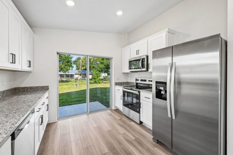 Villa ou maison à vendre à St. Lucie, Floride: 2 chambres, 95.88 m2 № 2086094 - photo 14