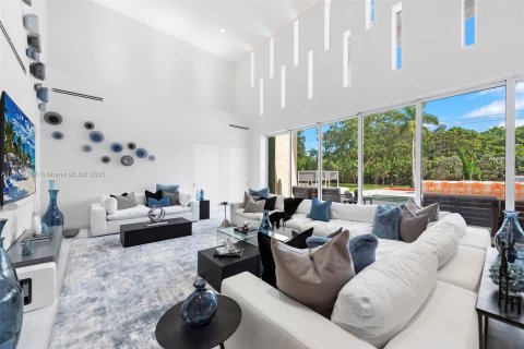 Villa ou maison à louer à Pinecrest, Floride: 7 chambres, 756.5 m2 № 1979395 - photo 8