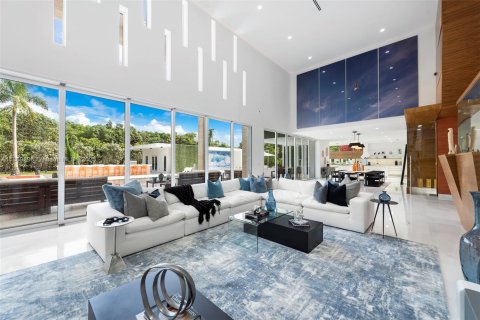 Villa ou maison à louer à Pinecrest, Floride: 7 chambres, 756.5 m2 № 1979395 - photo 7