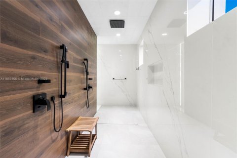 Villa ou maison à louer à Pinecrest, Floride: 7 chambres, 756.5 m2 № 1979395 - photo 30