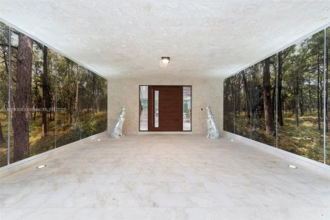 Villa ou maison à louer à Pinecrest, Floride: 7 chambres, 756.5 m2 № 1979395 - photo 5