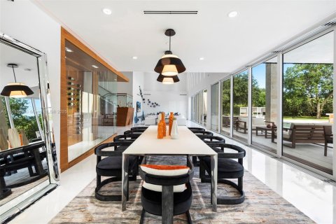 Villa ou maison à louer à Pinecrest, Floride: 7 chambres, 756.5 m2 № 1979395 - photo 10