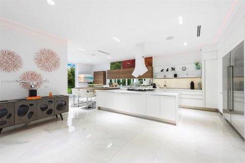 Villa ou maison à louer à Pinecrest, Floride: 7 chambres, 756.5 m2 № 1979395 - photo 12