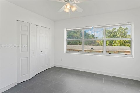 Casa en alquiler en Miami, Florida, 1 dormitorio, 46.45 m2 № 1987634 - foto 3