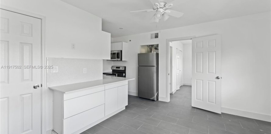 Casa en Miami, Florida 1 dormitorio, 46.45 m2 № 1987634