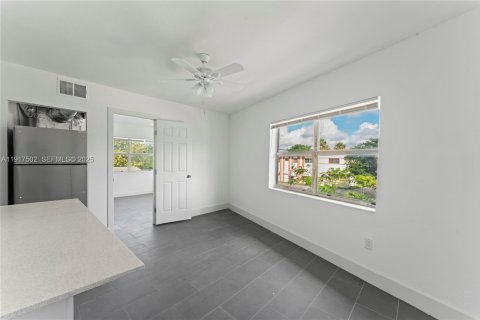 Casa en alquiler en Miami, Florida, 1 dormitorio, 46.45 m2 № 1987634 - foto 4