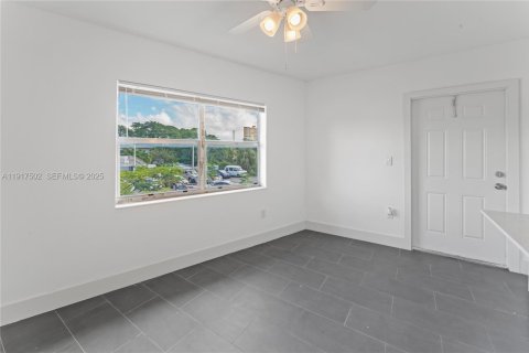 Casa en alquiler en Miami, Florida, 1 dormitorio, 46.45 m2 № 1987634 - foto 2