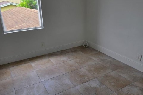 Adosado en venta en Riviera Beach, Florida, 4 dormitorios, 164.25 m2 № 2083218 - foto 9