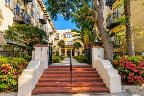 Condominio en Tampa, Florida, 1 dormitorio  № 2318811