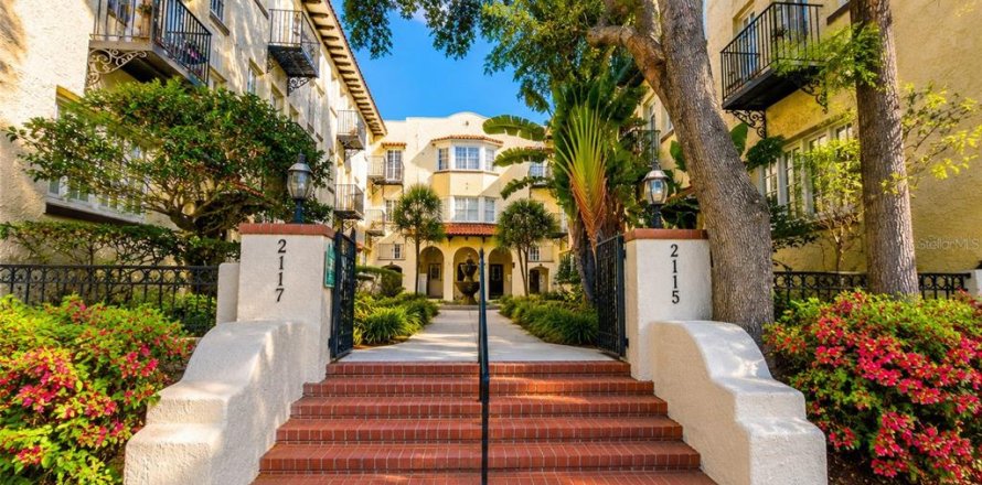 Condominio en Tampa, Florida, 1 dormitorio  № 2318811