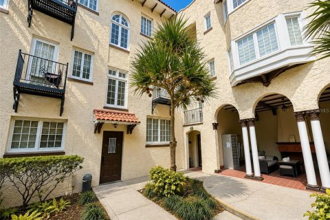 Condominio en venta en Tampa, Florida, 1 dormitorio, 59.92 m2 № 2318811 - foto 2