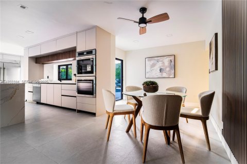 Купить виллу или дом в Форт-Лодердейл, Флорида 5 спален, 212.28м2, № 1996390 - фото 11