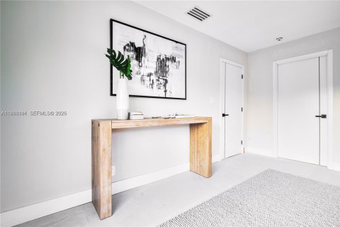 Купить виллу или дом в Форт-Лодердейл, Флорида 5 спален, 212.28м2, № 1996390 - фото 16