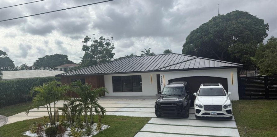 Дом в Форт-Лодердейл, Флорида 5 спален, 212.28м2 № 1996390