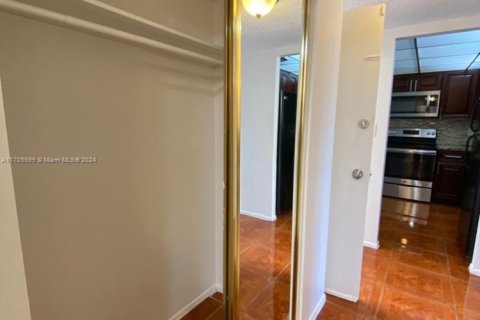 Купить кондоминиум в Майами, Флорида 1 спальня, 78.04м2, № 1865588 - фото 6