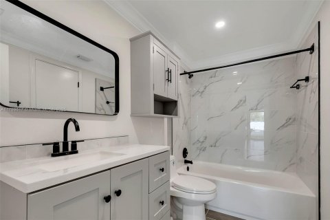 Купить кондоминиум в Майами, Флорида 1 спальня, 65.96м2, № 1959251 - фото 2