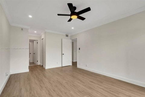 Купить кондоминиум в Майами, Флорида 1 спальня, 65.96м2, № 1959251 - фото 11