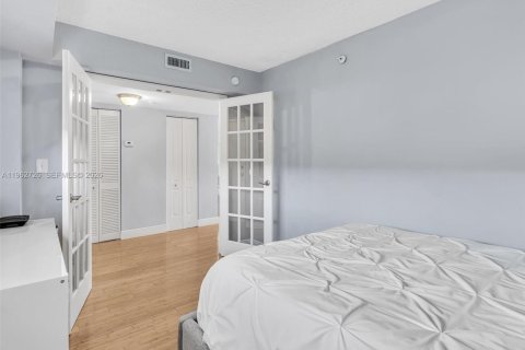 Снять в аренду кондоминиум в Майами-Бич, Флорида 2 спальни, 98.85м2, № 2080959 - фото 6