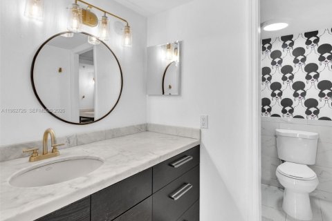 Снять в аренду кондоминиум в Майами-Бич, Флорида 2 спальни, 98.85м2, № 2080959 - фото 30