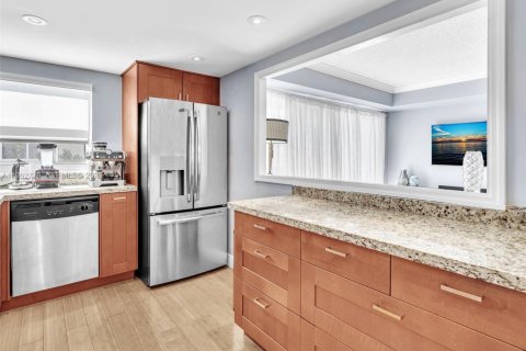Снять в аренду кондоминиум в Майами-Бич, Флорида 2 спальни, 98.85м2, № 2080959 - фото 18