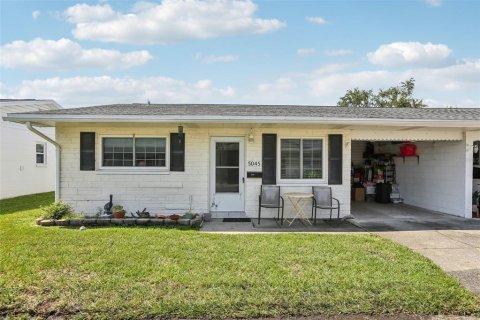 Condominio en venta en Pinellas Park, Florida, 2 dormitorios, 88.26 m2 № 1906342 - foto 1