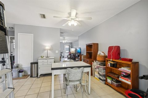 Condominio en venta en Pinellas Park, Florida, 2 dormitorios, 88.26 m2 № 1906342 - foto 9