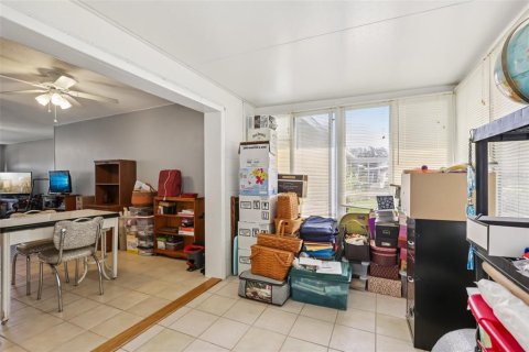 Condominio en venta en Pinellas Park, Florida, 2 dormitorios, 88.26 m2 № 1906342 - foto 11